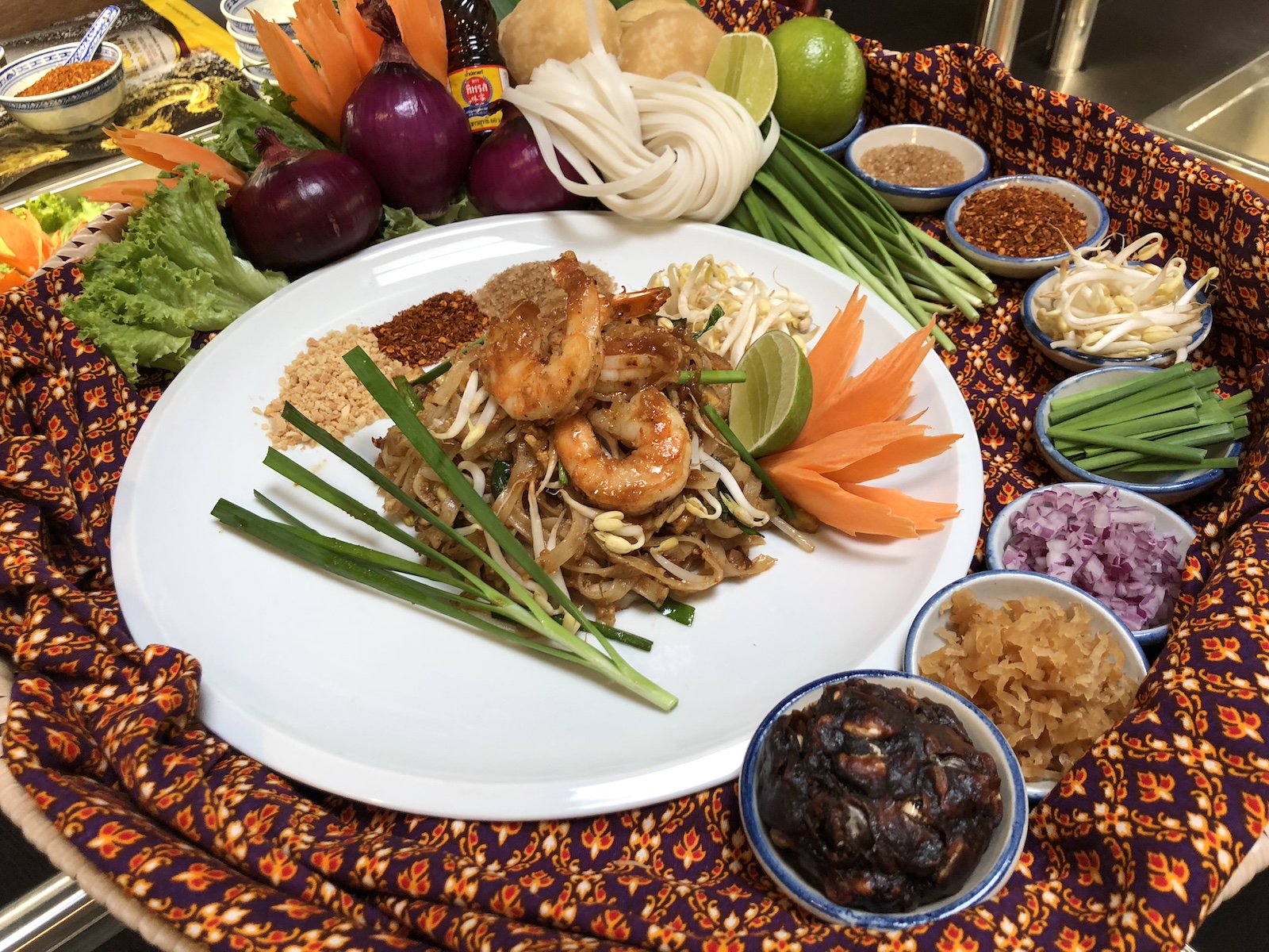 PAD THAI